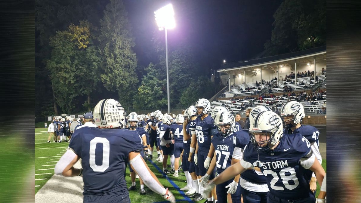 High school football: Odd schedule leads to early start to league play in 4A GSHL