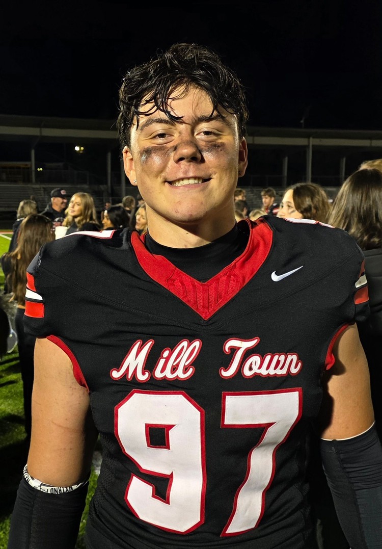 Braydon Cook, a senior who recently moved to Camas, played his first game for the Papermakers at Doc Harris Stadium on Friday. While disappointed in the loss, he was amazed by the incredible experience at the stadium, appreciative of the band and the fans for an incredible Friday night atmosphere.