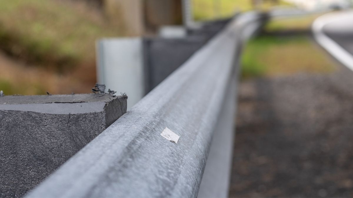 Plan for overnight delays on I-205 near Salmon Creek for guardrail repairs Saturday