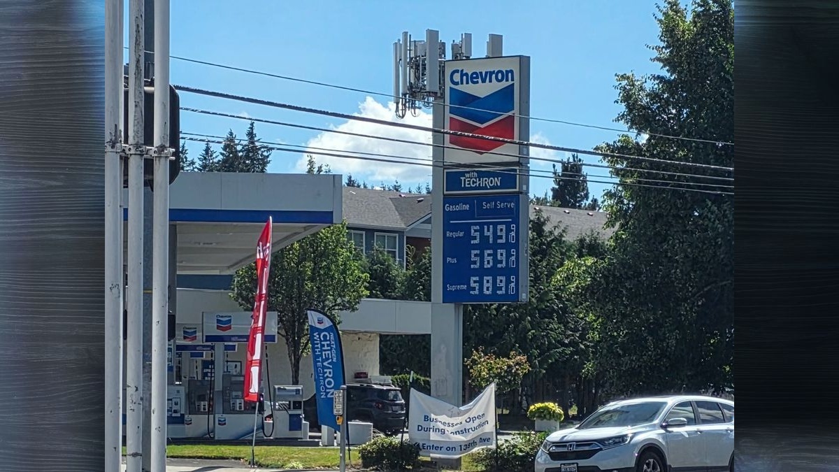 Washington gas prices stay high despite Iran deal as automatic tax hike looms