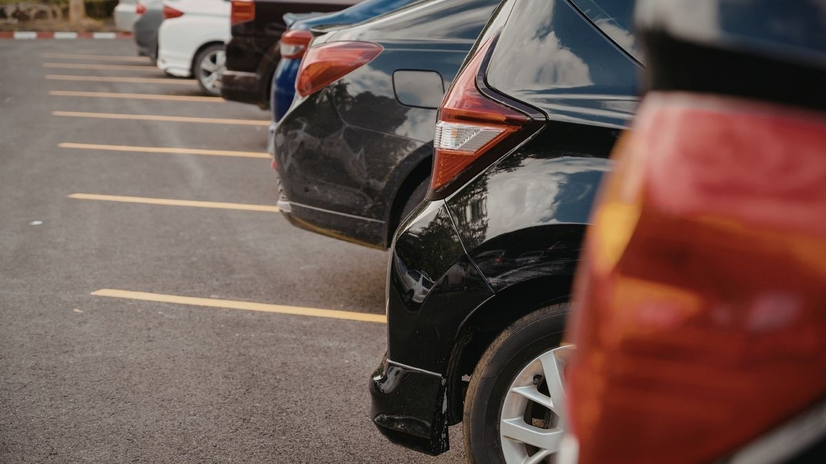 Opinion: Crashes, crime, and confusion – Who’s responsible in parking lots?