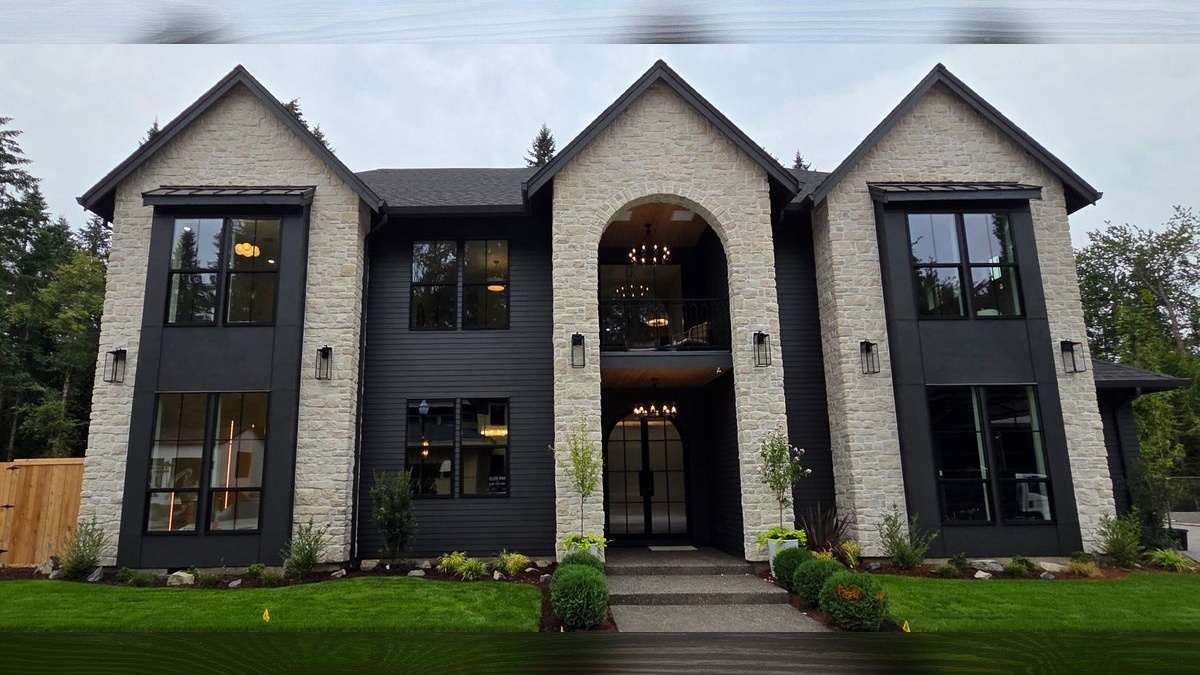 Workers add finishing touches to GRO Parade of Homes for September opening