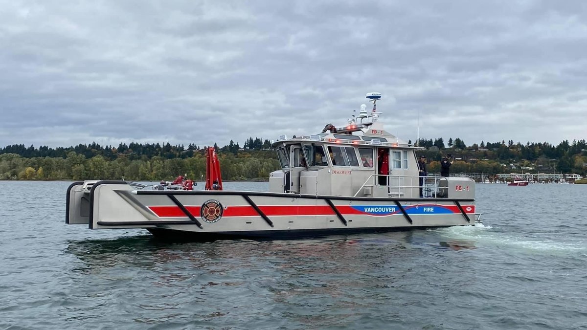 Vancouver Fire Department conducts rescue on Columbia River