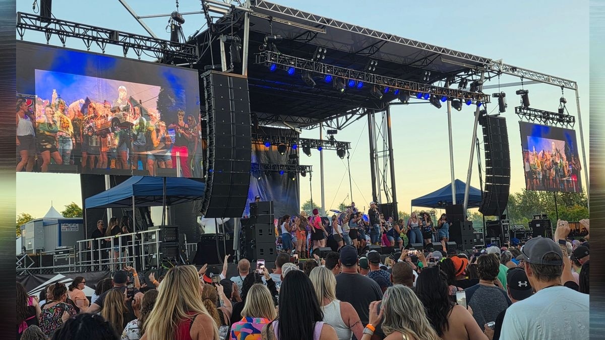 I Love the 90s — (and America, too) — tour brings positive energy to Clark County Fair