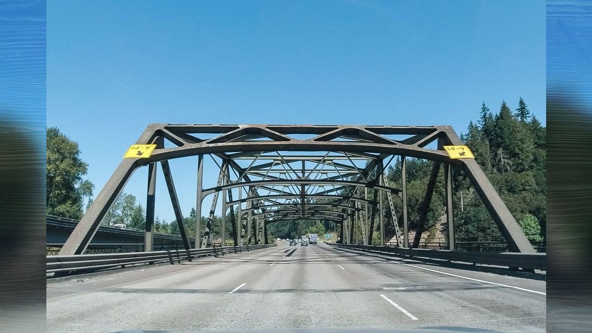 Nighttime work on I-5 between Ridgefield and Woodland will replace damaged concrete panels Sept. 14-19
