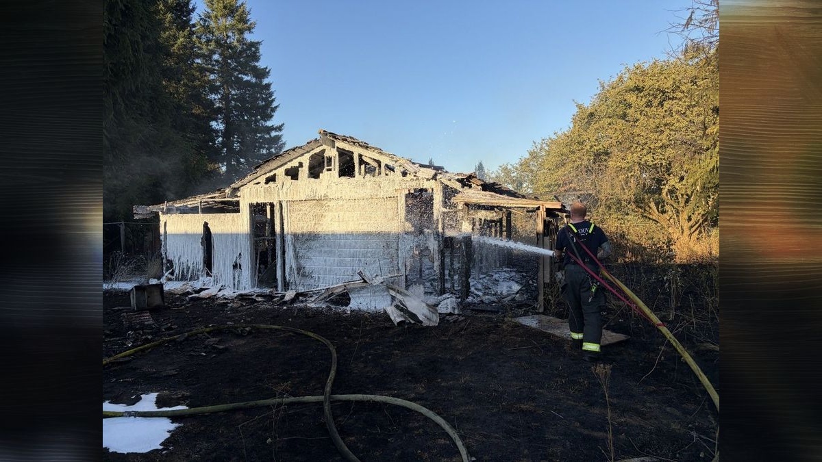 Detached garage destroyed in Northeast 28th Street fire