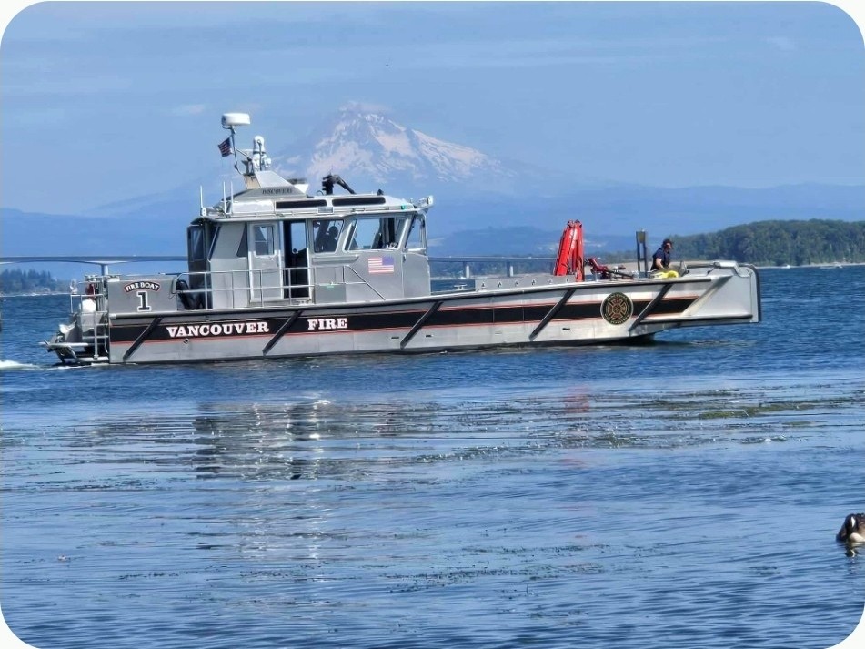 Citizen fishermen, Vancouver Fire crews rescue person from Columbia River