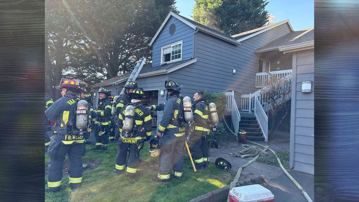 Two-alarm apartment fire at Vancouver Mall Drive